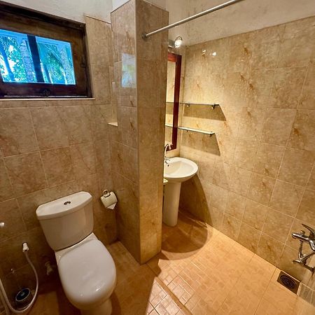 Brinkhouse Guesthouse , Unawatuna Beach المظهر الخارجي الصورة